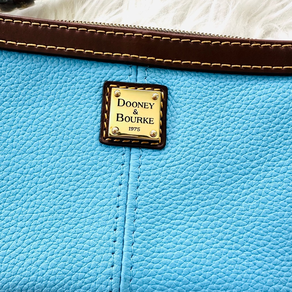 Dooney & Bourke Pebble Grain Slim Wristlet - Picture 3 of 6